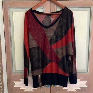 Michael Tyler | Edgy Abstract Vneck Tunic. Made in Canada. Size Large.